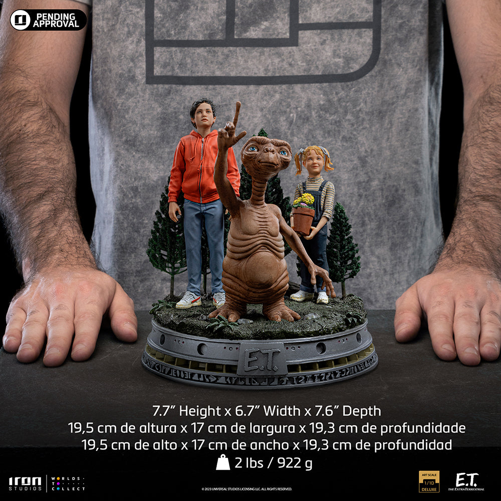 E.T: The Extra Terrestrial E.T, Elliot and Gertie 1/10 DLX Statue by Iron Studios