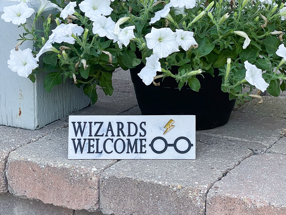 Wizards Welcome Hogwarts Harry Potter Desk Sign