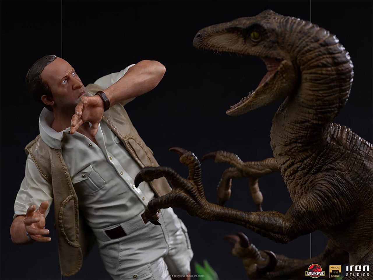 Jurassic Park Clever Girl 1/10 Scale Statue by Iron Studios