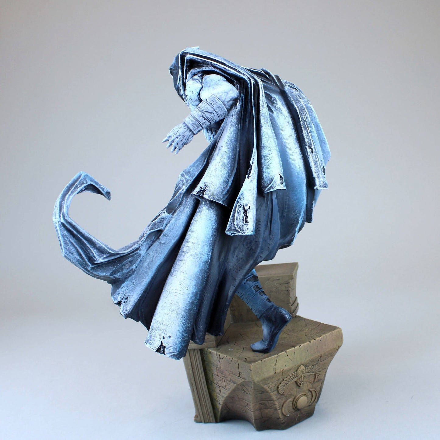 Moon Knight Marvel Premier Collection Resin Statue