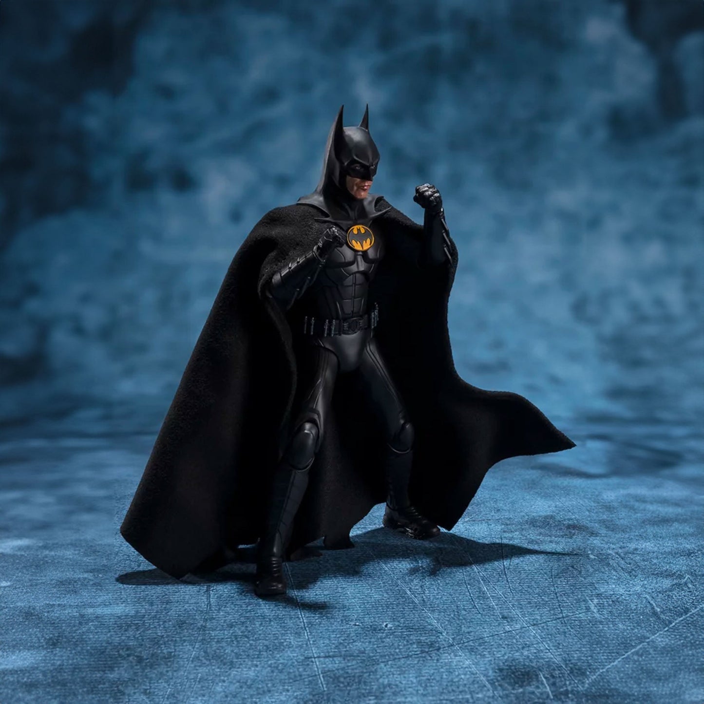 Batman The Flash Movie Michael Keaton SH Figuarts Action Figure