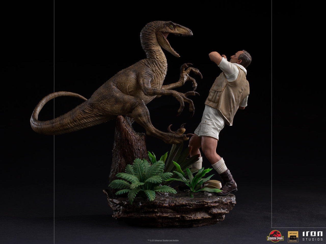 Jurassic Park Clever Girl 1/10 Scale Statue by Iron Studios