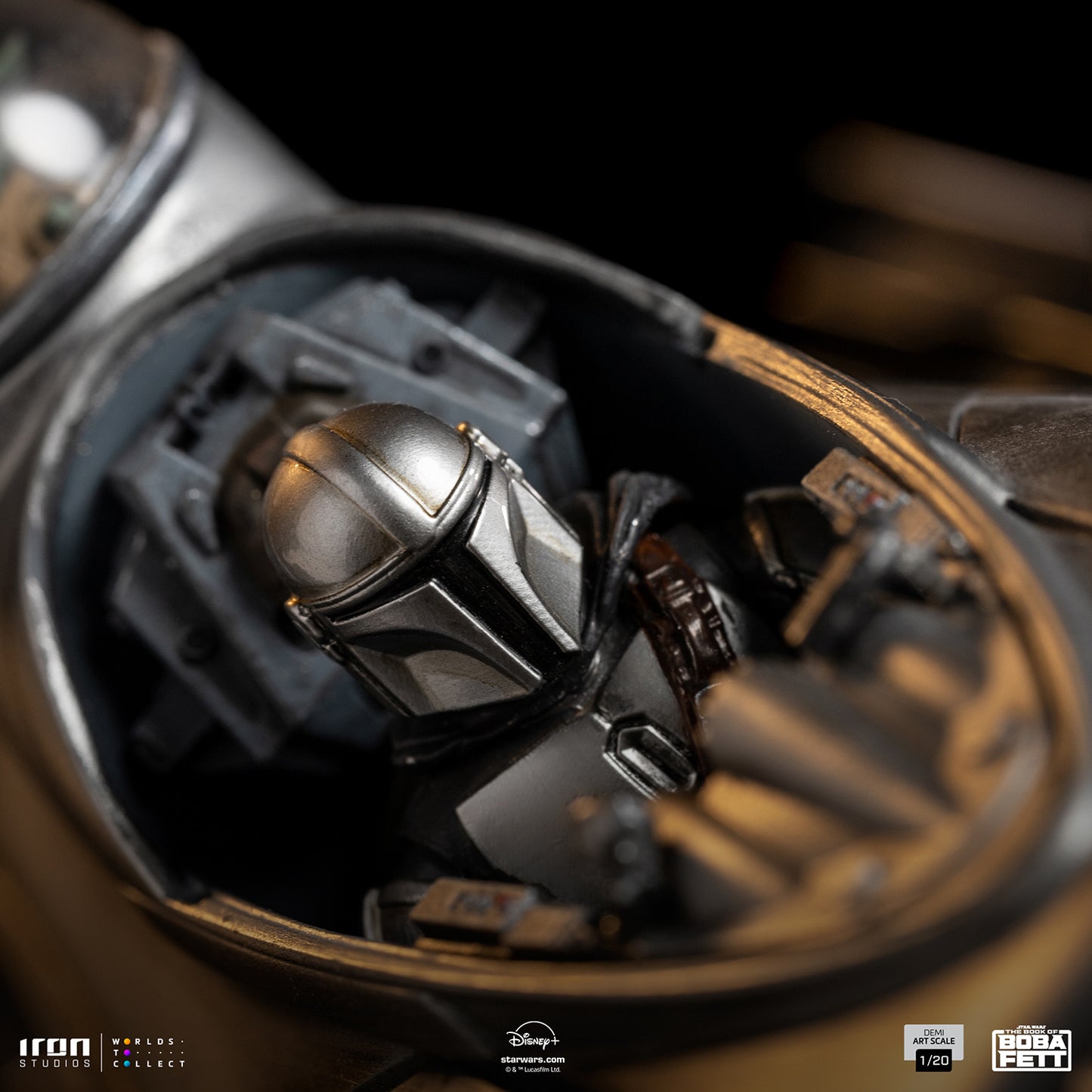 Star Wars: The Book of Boba Fett Mando's N-1 Starfighter 1:10 Scale Statue by Iron Studios