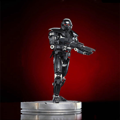 Dark Trooper (Star Wars: The Mandalorian) 1:10 Scale Statue by Iron Studios