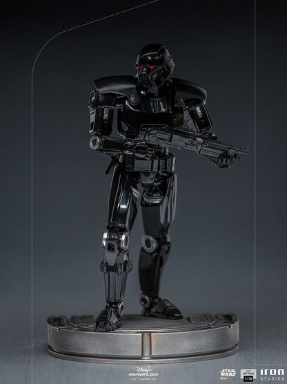 Dark Trooper (Star Wars: The Mandalorian) 1:10 Scale Statue by Iron Studios