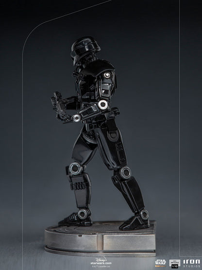 Dark Trooper (Star Wars: The Mandalorian) 1:10 Scale Statue by Iron Studios
