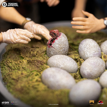 Jurassic Park Dino Hatching Deluxe 1/10 Scale Statue by Iron Studios